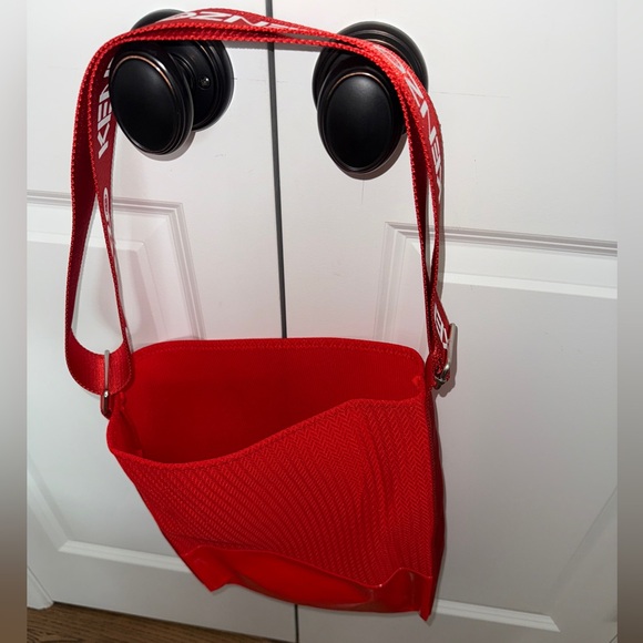 Kenzo Parfums Paris Designer Travel Bag Authentic NWoT - Picture 8 of 9